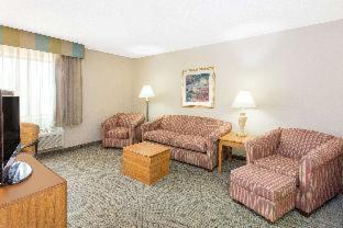 Hotel Baymont By Wyndham Davenport Habitación foto