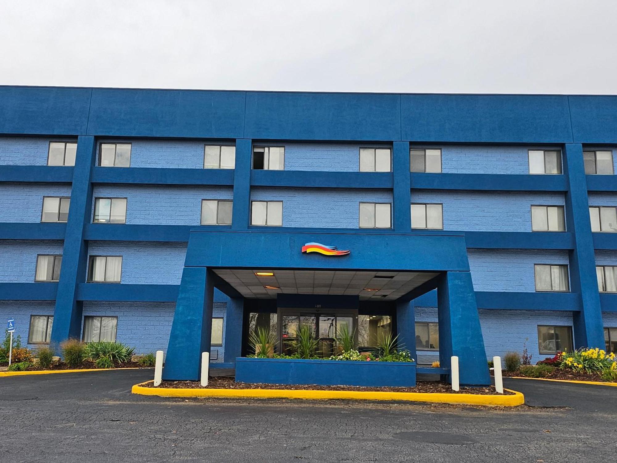 Hotel Baymont By Wyndham Davenport Exterior foto